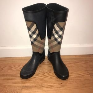 Burberry rainboots